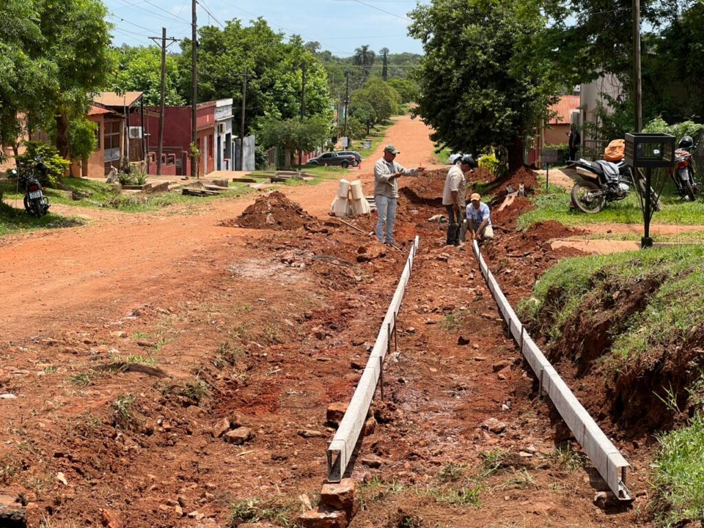 Vecinos y Municipio, unidos para transformar los barrios de Santo Tomé.